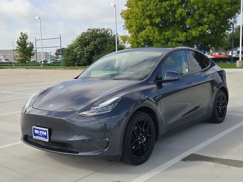 Used 2021 Tesla Model Y Long Range AWD/4WD image 8