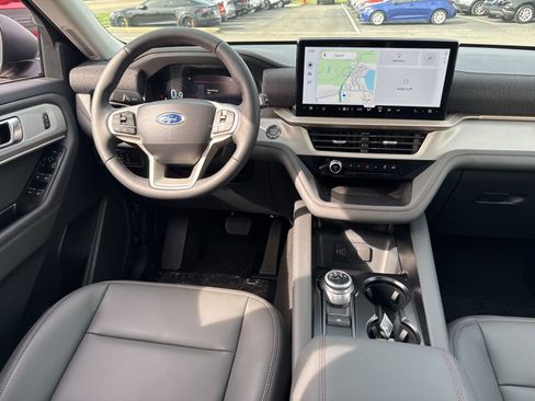 New 2026 Ford Explorer Active w/ Active Comfort Package image 9