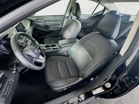 Used 2025 Nissan Altima 2.5 SV image 13