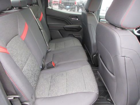 Used 2025 Chevrolet Colorado Z71 image 18