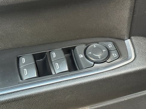 Used 2022 Chevrolet Silverado 1500 LT image 12