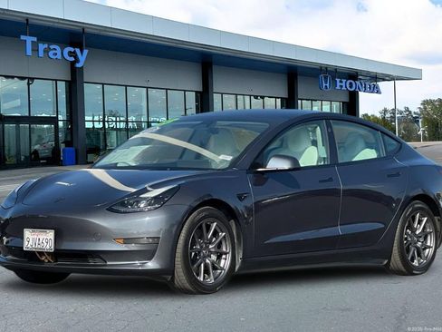 Used 2023 Tesla Model 3 Standard Range RWD image 14