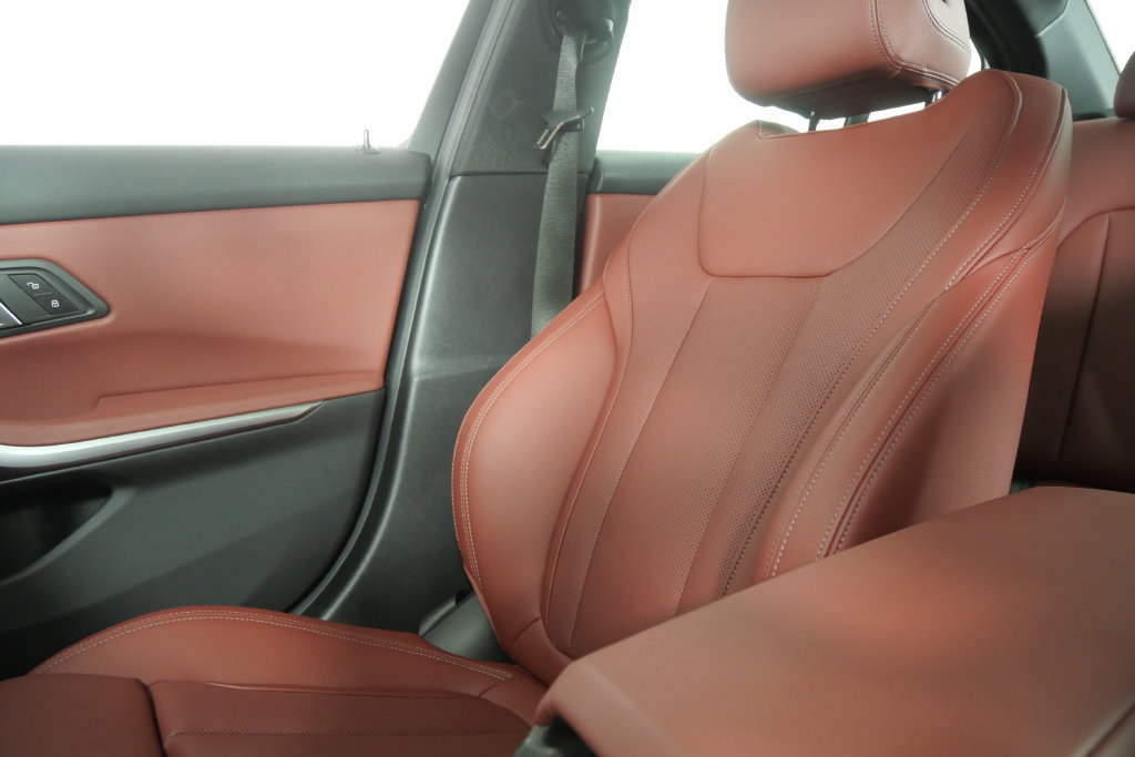 Used 2026 BMW 330i Sedan RWD image 25