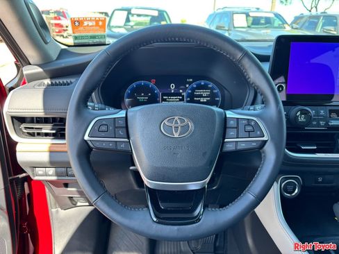 Certified 2026 Toyota Grand Highlander FWD image 21