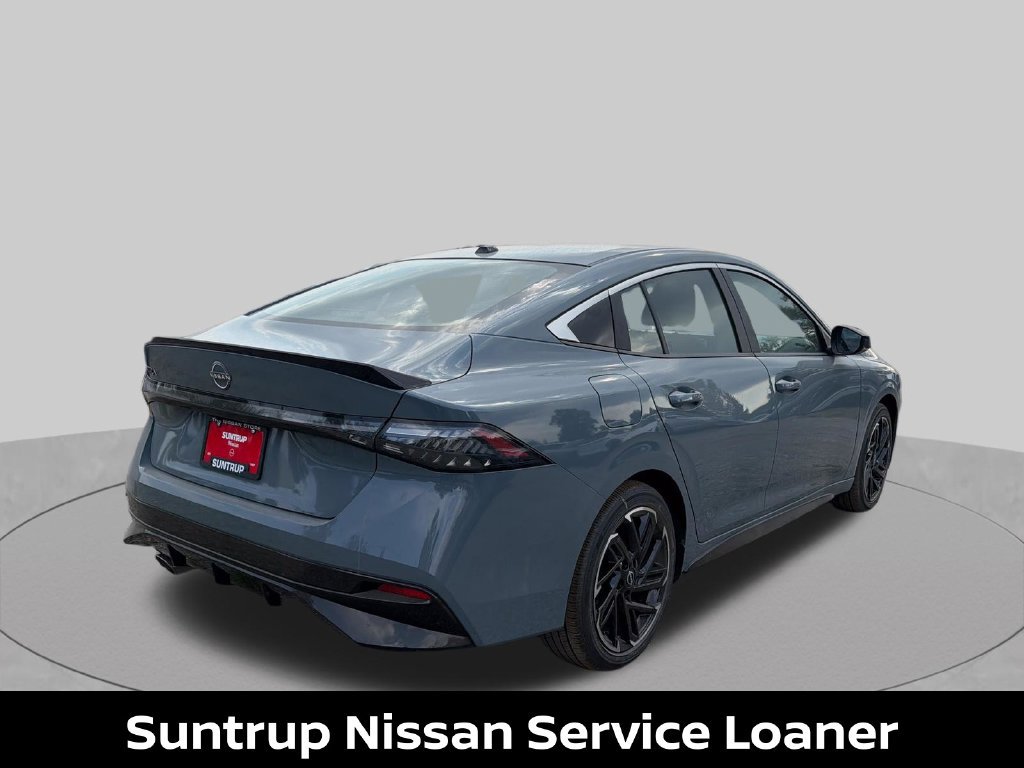Certified 2027 Nissan Sentra SR w/ Floor Mat Package FWD image 6
