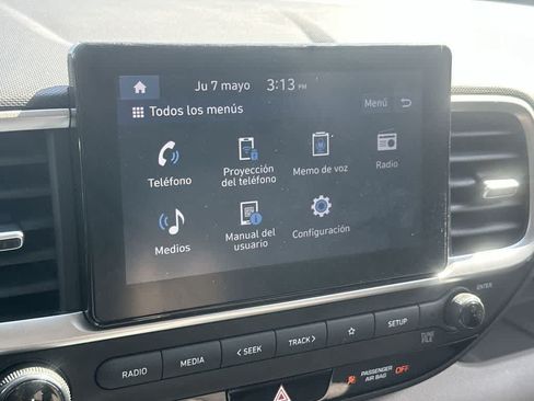 Used 2024 Hyundai Venue SEL FWD image 18