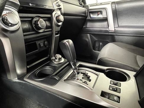 Used 2022 Toyota 4Runner SR5 Premium image 19
