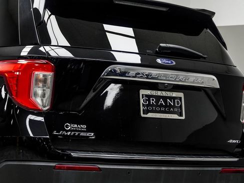 Used 2022 Ford Explorer Limited w/ Equipment Group 301A image 14