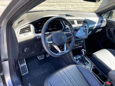 Certified 2023 Volkswagen Tiguan SE R-Line AWD/4WD image 14