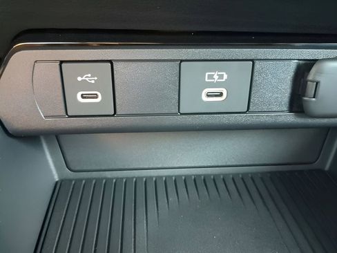 New 2026 Toyota Prius Plug-In Hybrid FWD image 28