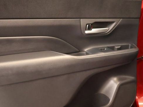 Used 2024 Toyota Grand Highlander Limited image 27