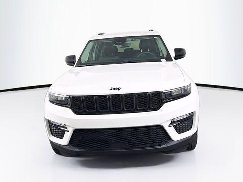 Used 2023 Jeep Grand Cherokee Limited w/ Black Appearance Package RWD image 2