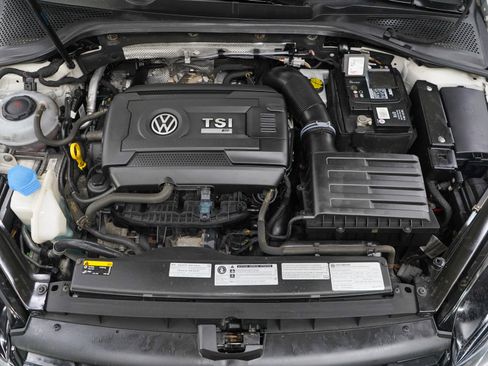 Used 2018 Volkswagen Golf R 4-Door AWD/4WD image 29