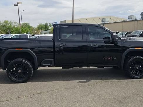 Used 2024 GMC Sierra 2500 AT4 w/ Technology Package AWD/4WD image 11