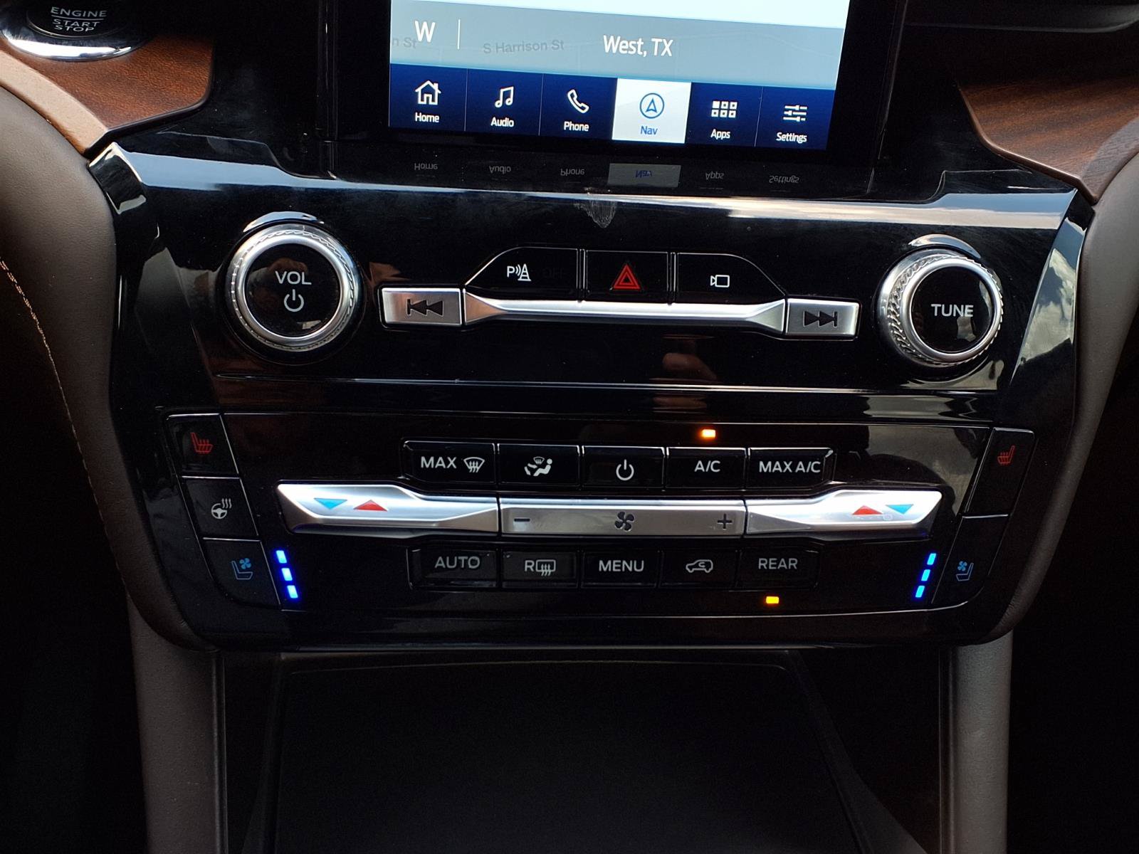 Certified 2023 Ford Explorer King Ranch w/ Technology Package RWD image 16