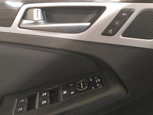 Used 2015 Hyundai Genesis 3.8 w/ Option Group 03 image 27