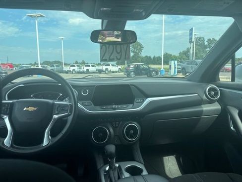 Used 2021 Chevrolet Blazer LT AWD/4WD image 10
