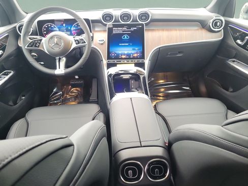 Certified 2026 Mercedes-Benz GLC 300 image 9