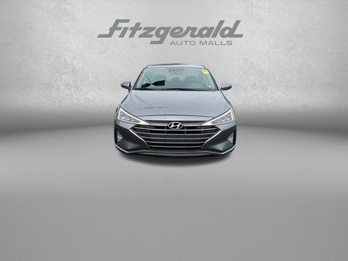 Used 2019 Hyundai Elantra Limited w/ Cargo Package FWD image 2