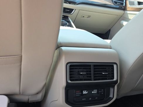 Used 2025 Volkswagen Atlas SE FWD image 45