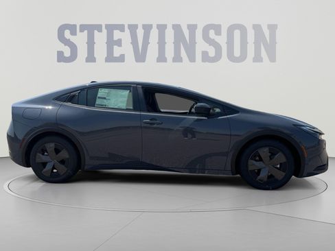 New 2026 Toyota Prius Plug-In Hybrid FWD image 6