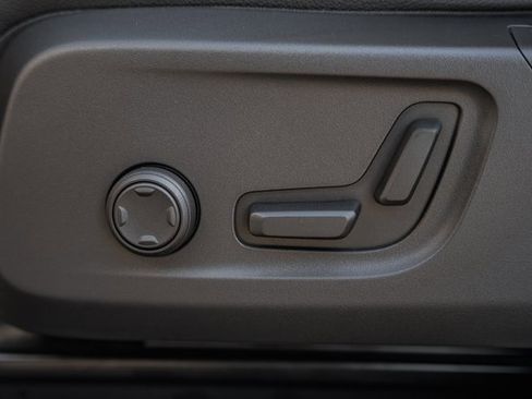 New 2026 Volvo XC40 B5 Plus w/ Protection Package Premier image 35