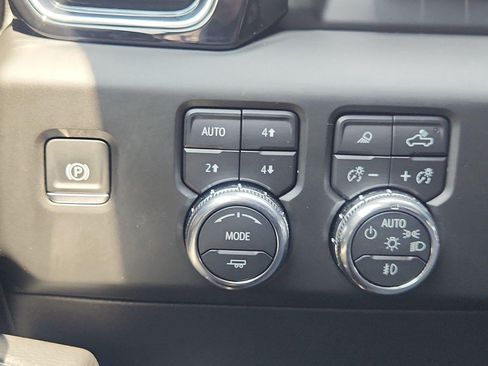 Certified 2025 GMC Sierra 1500 Denali w/ Denali Reserve Package AWD/4WD image 26