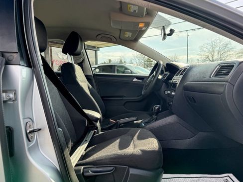 Used 2014 Volkswagen Jetta S image 8