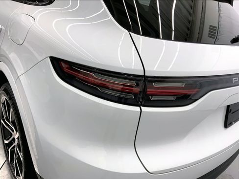 Used 2022 Porsche Cayenne E-Hybrid image 29