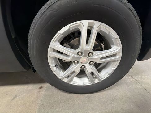 Used 2023 GMC Terrain SLE w/ Driver Convenience Package image 30