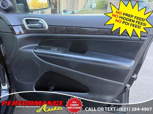 Used 2013 Jeep Grand Cherokee Laredo AWD/4WD image 28