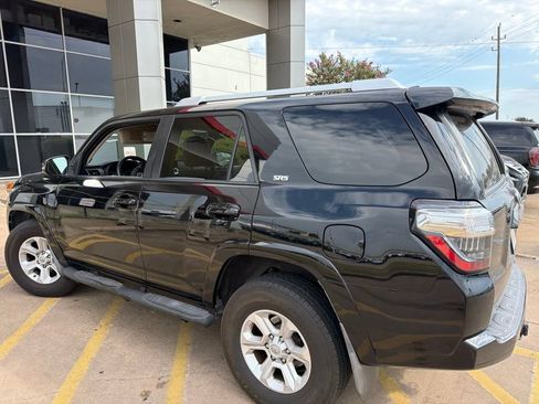 Used 2016 Toyota 4Runner SR5 Premium RWD image 2