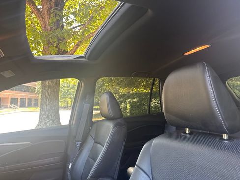 Used 2023 Honda Passport EX-L image 13