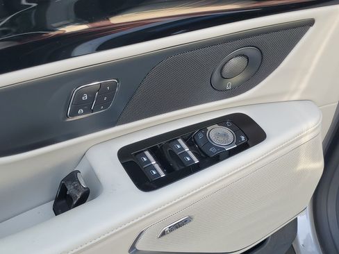 New 2026 Lincoln Nautilus Reserve w/ Jet Appearance Package image 9