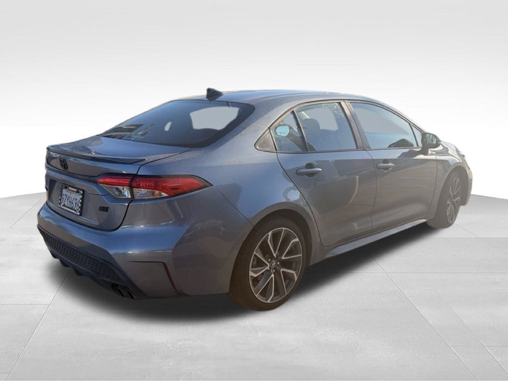 Used 2022 Toyota Corolla SE w/ Carpet Mat Package (TMS) FWD image 3