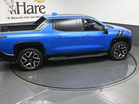 Used 2025 Chevrolet Silverado EV RST w/ LPO, Dark Package RST AWD/4WD image 37