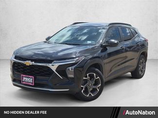 Used 2025 Chevrolet Trax LT w/ Driver Confidence Package FWD video 1