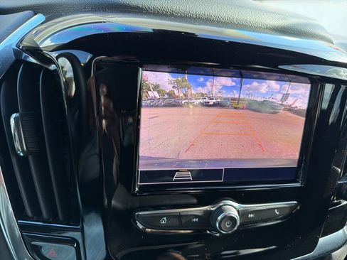 Used 2023 Chevrolet Traverse LT image 6