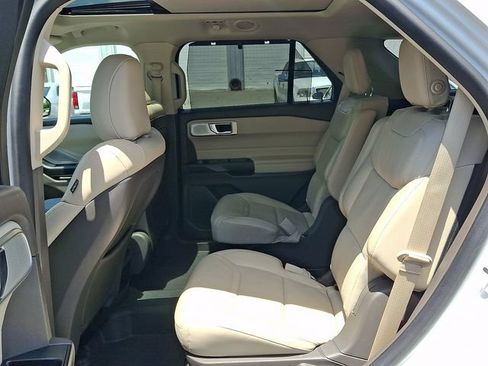 Used 2020 Ford Explorer Platinum w/ Premium Technology Package AWD/4WD image 8