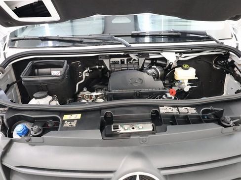 Used 2025 Mercedes-Benz Sprinter 2500 image 81