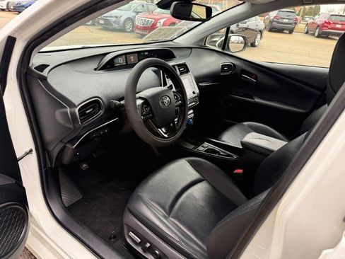 Used 2021 Toyota Prius XLE image 14