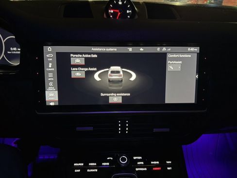 Used 2020 Porsche Cayenne image 26