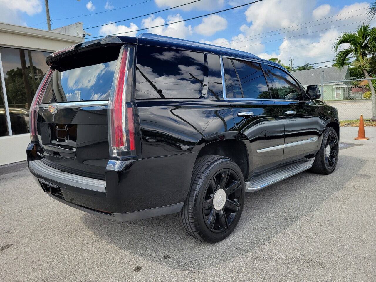 Used 2015 Cadillac Escalade Luxury RWD image 7