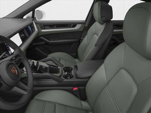 New 2026 Porsche Cayenne Turbo image 6