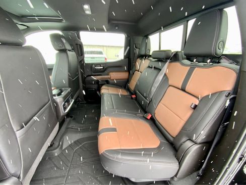 Used 2021 Chevrolet Silverado 1500 High Country image 21