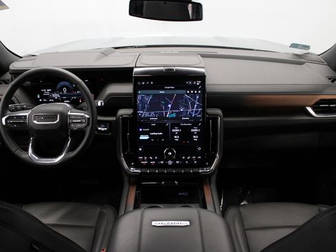 Used 2025 GMC Yukon Denali image 21