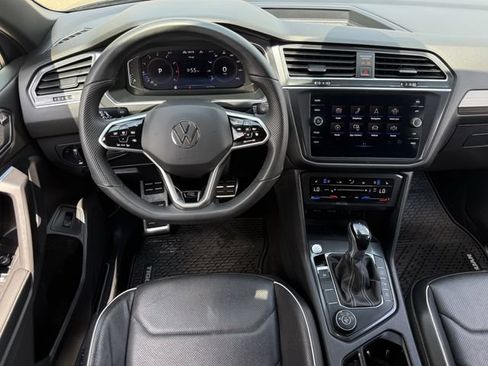 Used 2022 Volkswagen Tiguan SEL R-Line AWD/4WD image 12