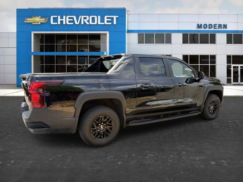 Used 2024 Chevrolet Silverado EV W/T AWD/4WD image 4