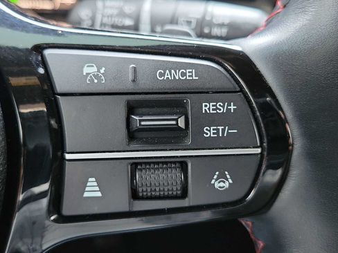 Used 2025 Honda Pilot Black Edition image 23