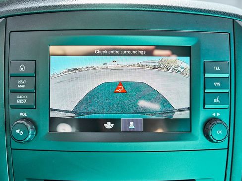 Used 2023 Mercedes-Benz Metris Passenger image 65